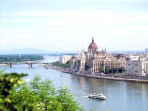 au003-danube-vienna-to-budapest-budapest-parliment-building